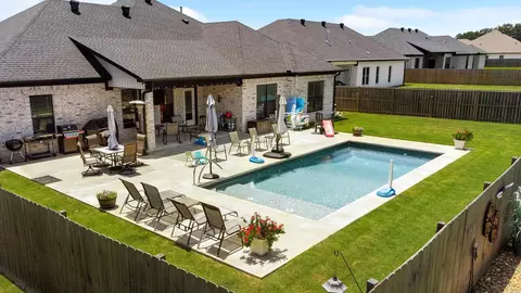 Exterior - 2322 Bridgegate, Conway, AR 72034 photo 2 of 11