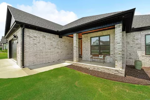 Exterior - 2322 Bridgegate, Conway, AR 72034 photo 5 of 11