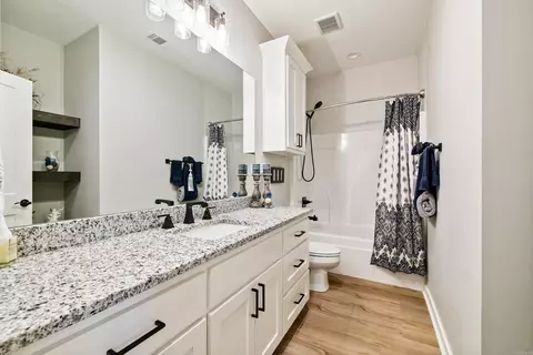 Bath - 2322 Bridgegate, Conway, AR 72034 photo 5 of 5