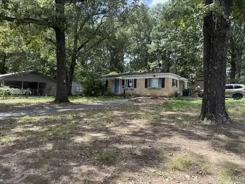 2 Inlet St, Little Rock, AR 72204