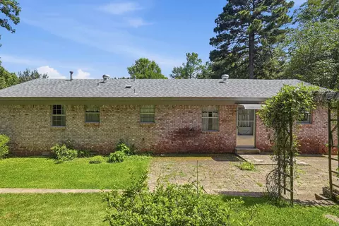 Exterior - 2854 Lakeside Dr, Benton, AR 72019 photo 9 of 11