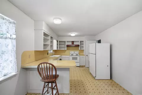 Kitchen - 2854 Lakeside Dr, Benton, AR 72019 photo 1 of 6