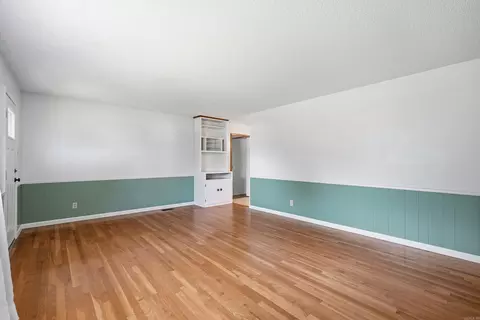 Living - 2854 Lakeside Dr, Benton, AR 72019 photo 4 of 7