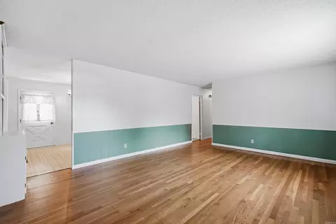 Living - 2854 Lakeside Dr, Benton, AR 72019 photo 2 of 7