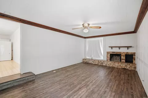 Living - 2854 Lakeside Dr, Benton, AR 72019 photo 6 of 7