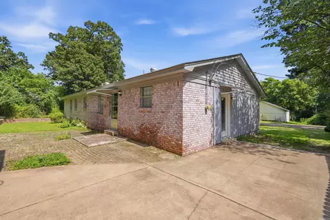 Exterior - 2854 Lakeside Dr, Benton, AR 72019 photo 3 of 11