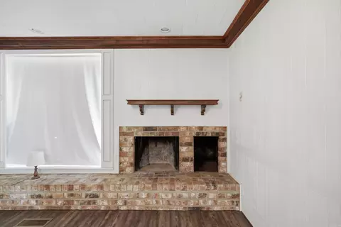 Living - 2854 Lakeside Dr, Benton, AR 72019 photo 7 of 7