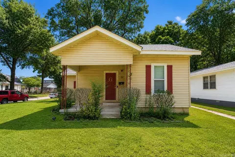 318 N 9th St, Blytheville, AR 72315