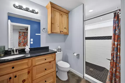 Bath - 170 Eagles Ln, Bismarck, AR 71929 photo 3 of 3