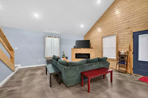 Living - 170 Eagles Ln, Bismarck, AR 71929 photo 3 of 3
