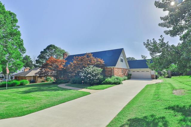 1509 Hillcrest Dr, Jonesboro, AR 72401