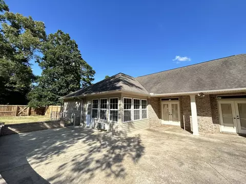 Exterior - 2 Champion Ridge Dr, Pine Bluff, AR 71603 photo 6 of 7