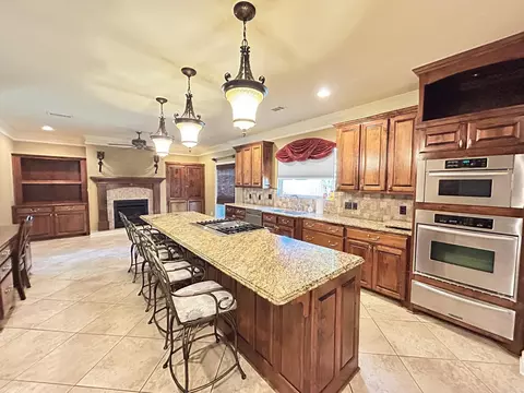 Kitchen - 2 Champion Ridge Dr, Pine Bluff, AR 71603 photo 5 of 6