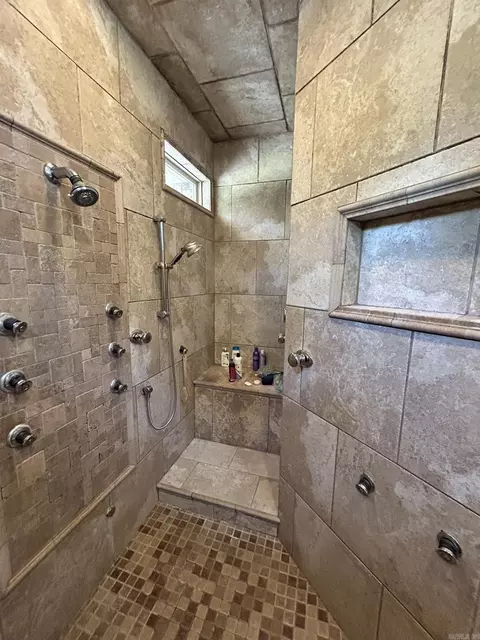 Bath - 2 Champion Ridge Dr, Pine Bluff, AR 71603 photo 6 of 7
