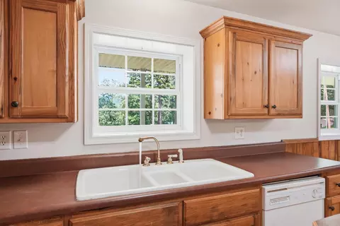 Kitchen - 4878 Hwy 16 E, Clinton, AR 72031 photo 6 of 6