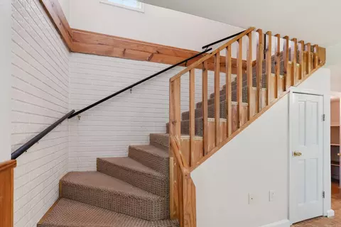 Entry Way - 4878 Hwy 16 E, Clinton, AR 72031 photo 2 of 2