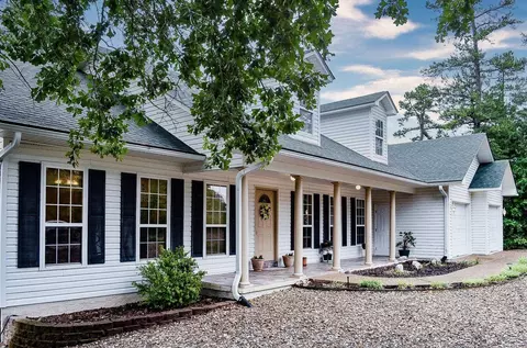 13 Veranillo Dr, Hot Springs Village, AR 71909