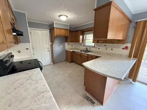 Kitchen - 1002 Eastern Ave, Cabot, AR 72023 photo 3 of 6