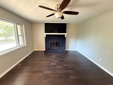 Living - 1002 Eastern Ave, Cabot, AR 72023 photo 4 of 4
