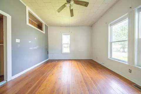 Living - 222 S 6th St, Thayer, MO 65791 photo 5 of 5