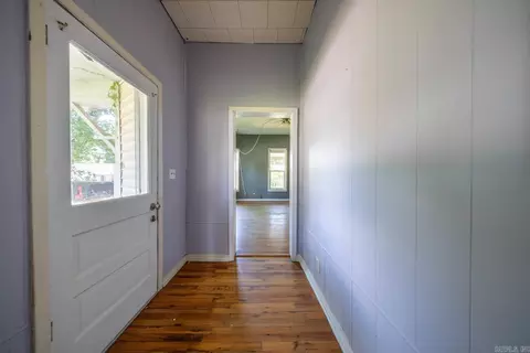 Entry Way - 222 S 6th St, Thayer, MO 65791 photo 1 of 4