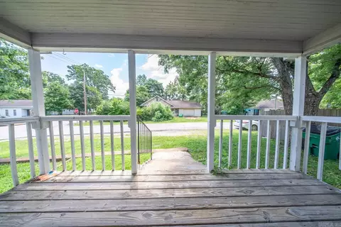 Exterior - 222 S 6th St, Thayer, MO 65791 photo 5 of 8