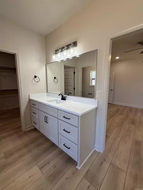 Bath - 175 Hayden Dr, Beebe, AR 72012 photo 1 of 4