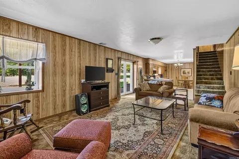 Living - 49 Floyd Rd, Pangburn, AR 72121 photo 5 of 7