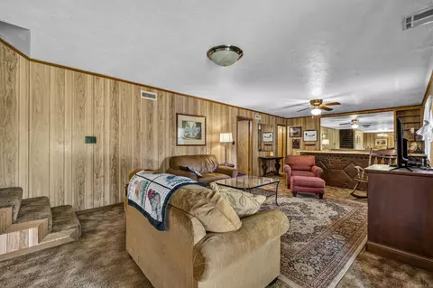 Living - 49 Floyd Rd, Pangburn, AR 72121 photo 4 of 7