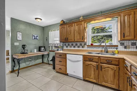 Kitchen - 49 Floyd Rd, Pangburn, AR 72121 photo 1 of 6