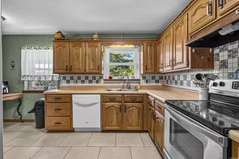 Kitchen - 49 Floyd Rd, Pangburn, AR 72121 photo 2 of 6