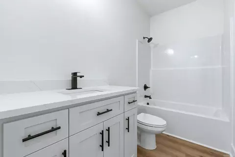 Bath - 4841 Coronell Way, Bryant, AR 72022 photo 3 of 3