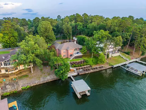 370 Chappel Hl, Hot Springs, AR 71913