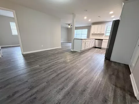 6900 Bluebird Dr, Little Rock, AR 72205