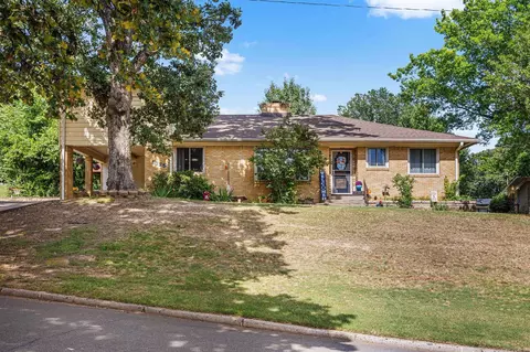1325 Skyline Dr, North Little Rock, AR 72116