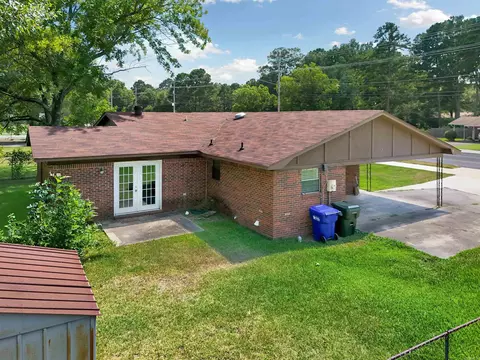 Exterior - 680 E German Ln, Conway, AR 72032 photo 4 of 4
