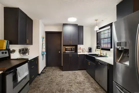 Kitchen - 680 E German Ln, Conway, AR 72032 photo 1 of 2