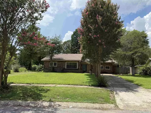1563 Center St, Arkadelphia, AR 71923