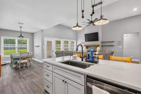 Kitchen - 4181 Hampton Dr, Benton, AR 72019 photo 4 of 4