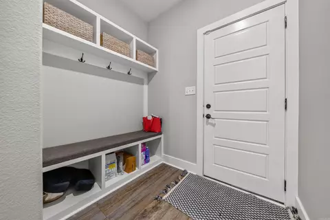 Entry Way - 4181 Hampton Dr, Benton, AR 72019 photo 2 of 3