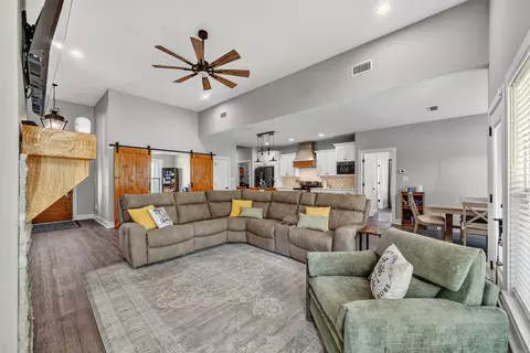 Living - 4181 Hampton Dr, Benton, AR 72019 photo 3 of 3