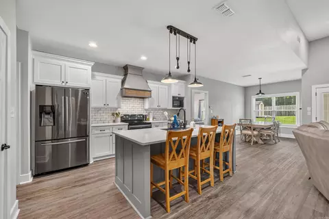 Kitchen - 4181 Hampton Dr, Benton, AR 72019 photo 2 of 4
