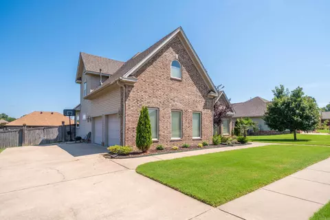 Exterior - 2810 Silverton Dr, Benton, AR 72019 photo 3 of 8