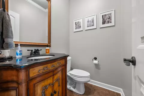 Bath - 2810 Silverton Dr, Benton, AR 72019 photo 1 of 3