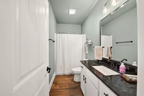 Bath - 113 Michelle Dr, Beebe, AR 72012 photo 4 of 5