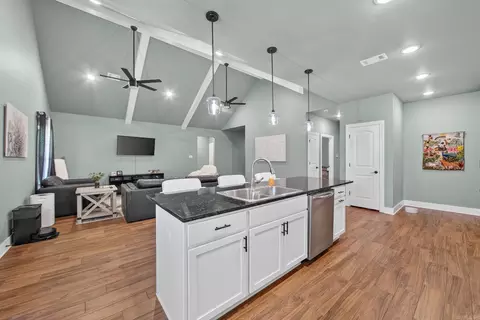 Entry Way - 113 Michelle Dr, Beebe, AR 72012 photo 7 of 11