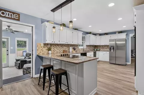 Kitchen - 7640 Congo Rd, Benton, AR 72015 photo 2 of 4
