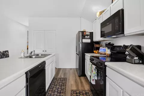 Kitchen - 6121 Discovery Trl, Bauxite, AR 72011 photo 2 of 2
