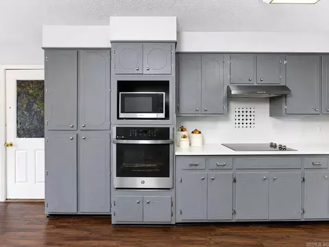 Kitchen - 7407 S Beech, Pine Bluff, AR 71603 photo 3 of 4