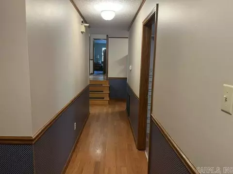 Entry Way - 21 Mountain View Rd, Conway, AR 72034 photo 3 of 5